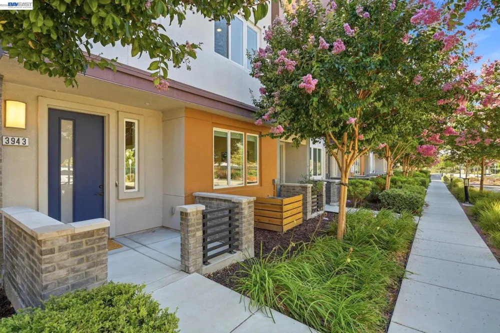 3943 Summit Rd Dublin, CA 94568