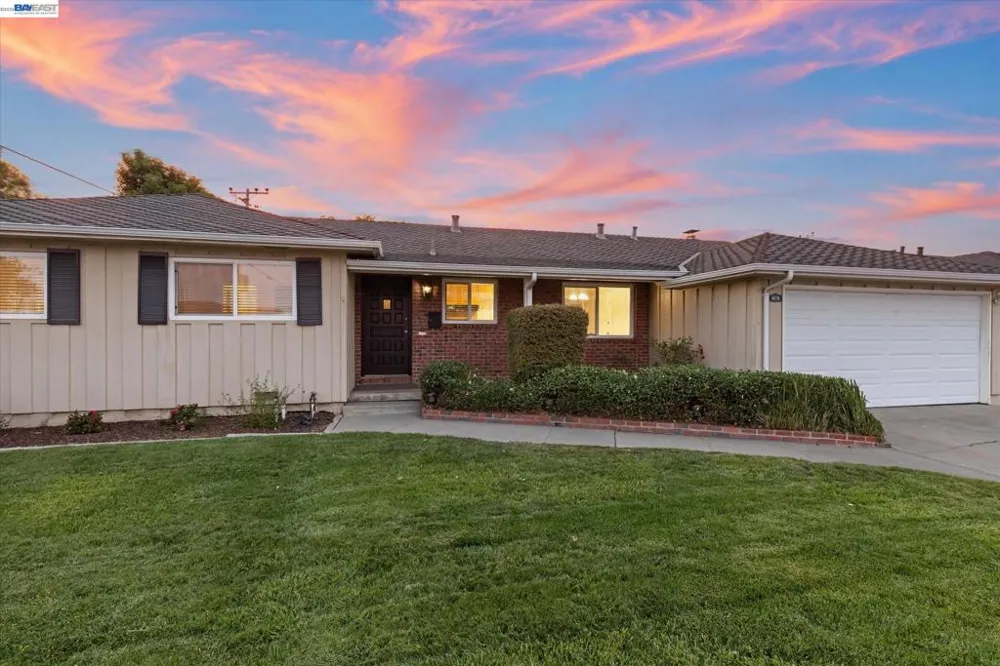 5279 Eggers Dr Fremont, CA 94536