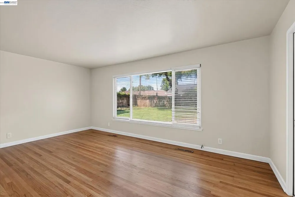 5279 Eggers Dr Fremont, CA 94536