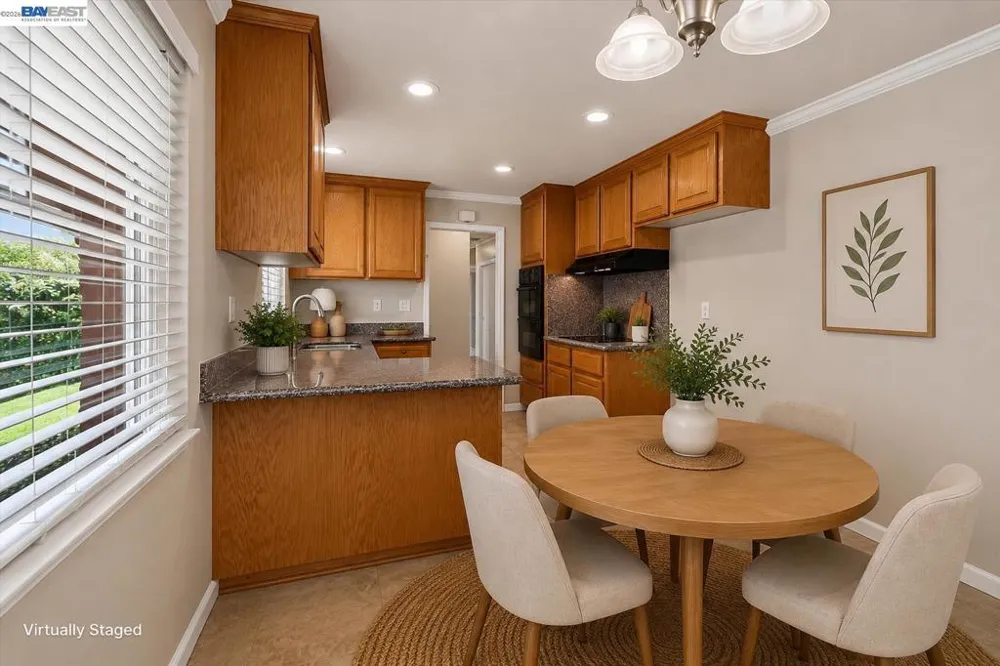 5279 Eggers Dr Fremont, CA 94536