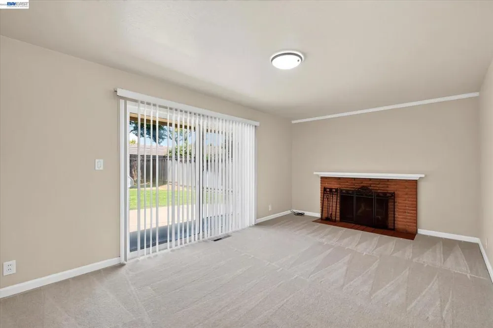 5279 Eggers Dr Fremont, CA 94536