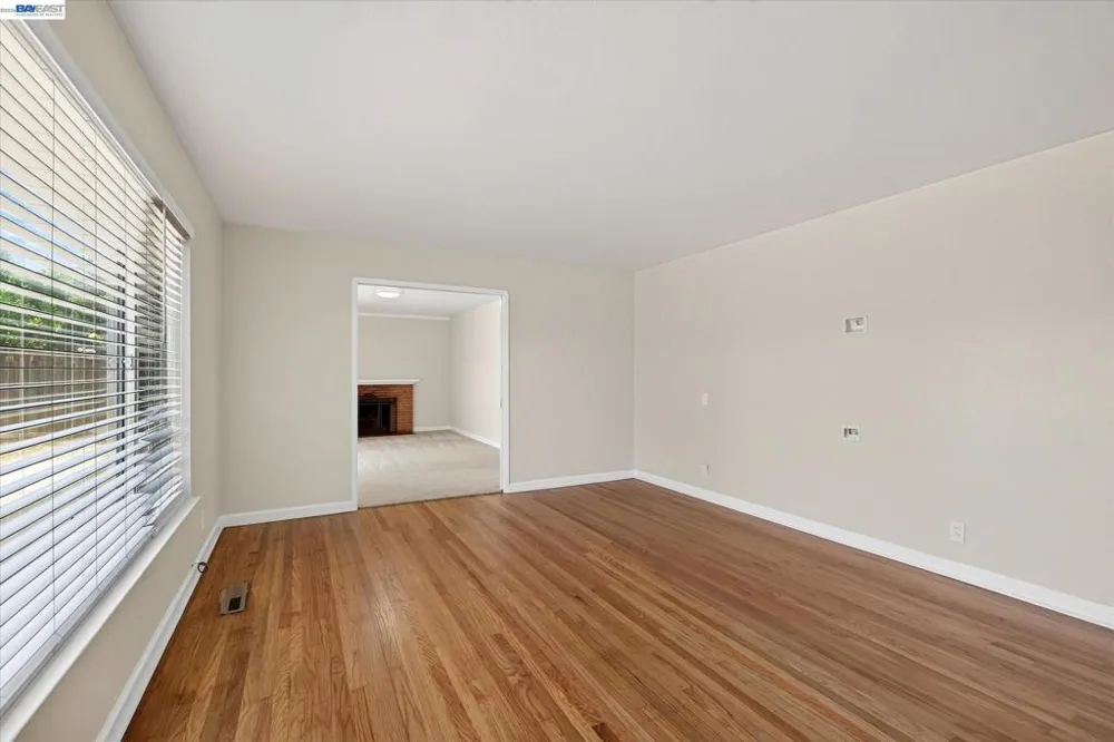 5279 Eggers Dr Fremont, CA 94536