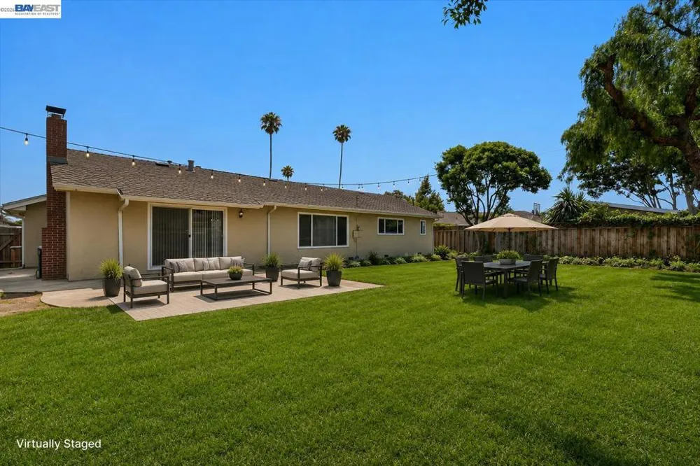 5279 Eggers Dr Fremont, CA 94536