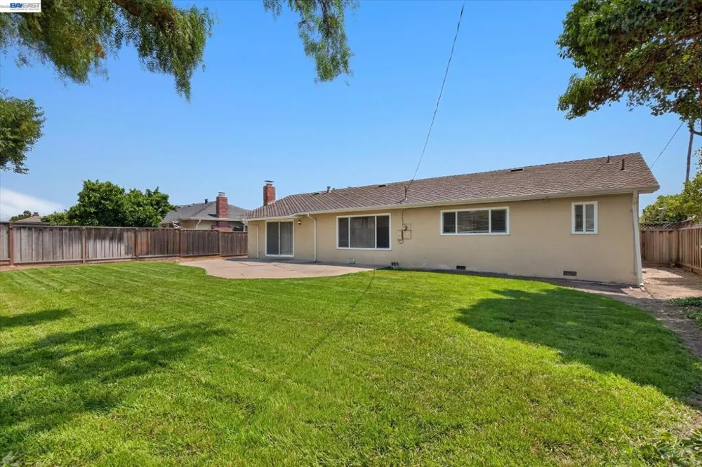 5279 Eggers Dr Fremont, CA 94536