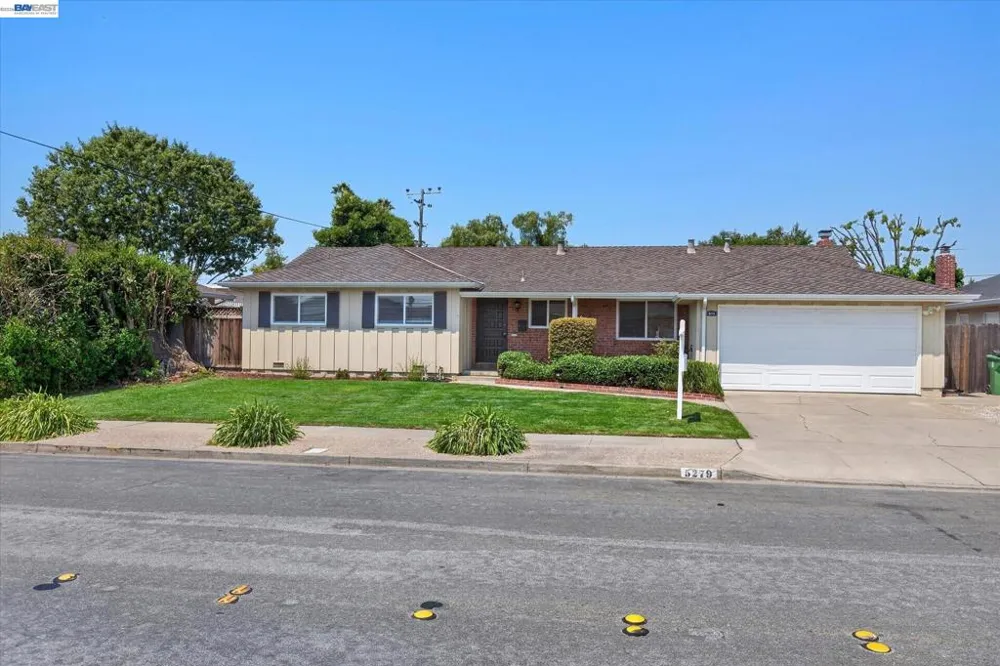 5279 Eggers Dr Fremont, CA 94536