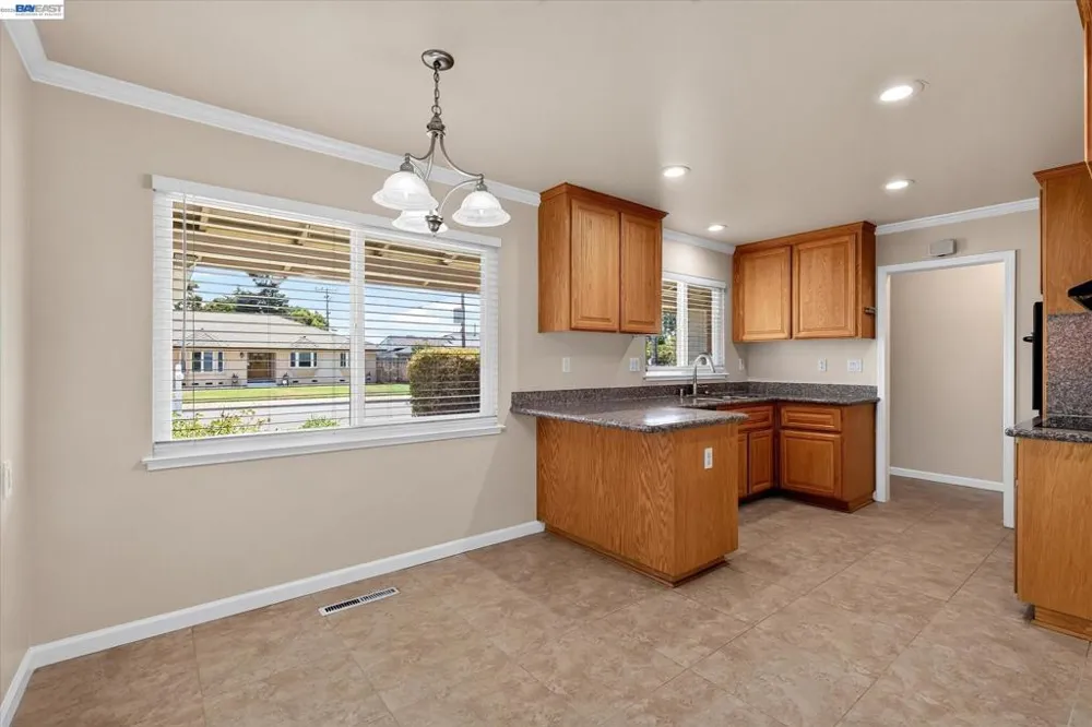 5279 Eggers Dr Fremont, CA 94536