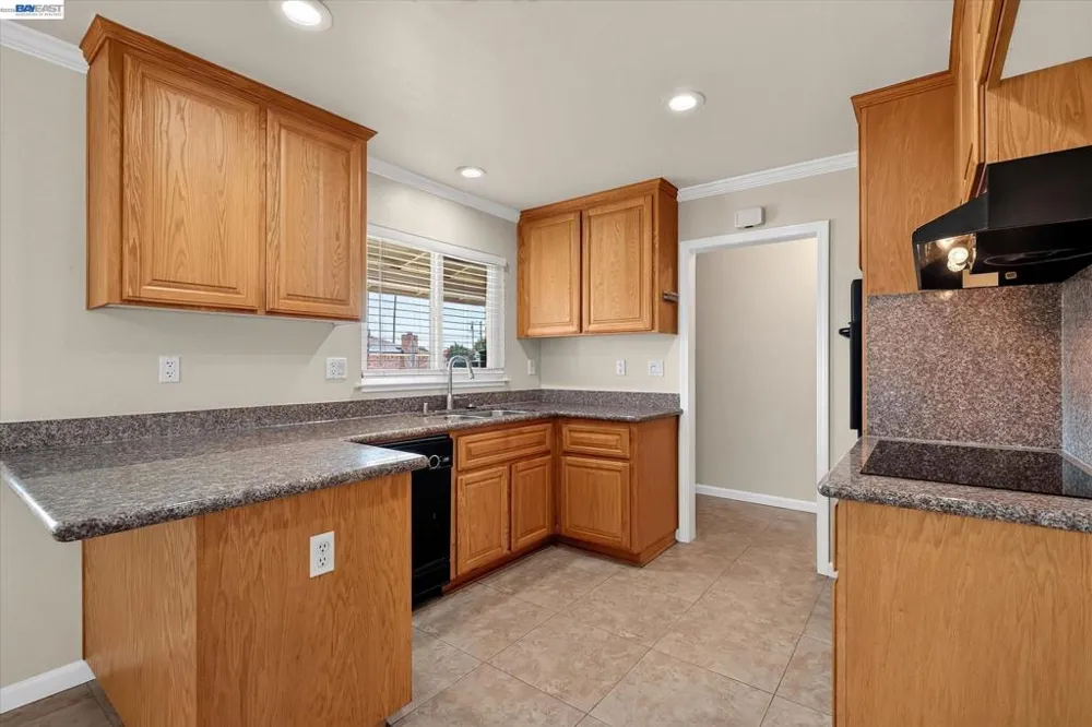 5279 Eggers Dr Fremont, CA 94536