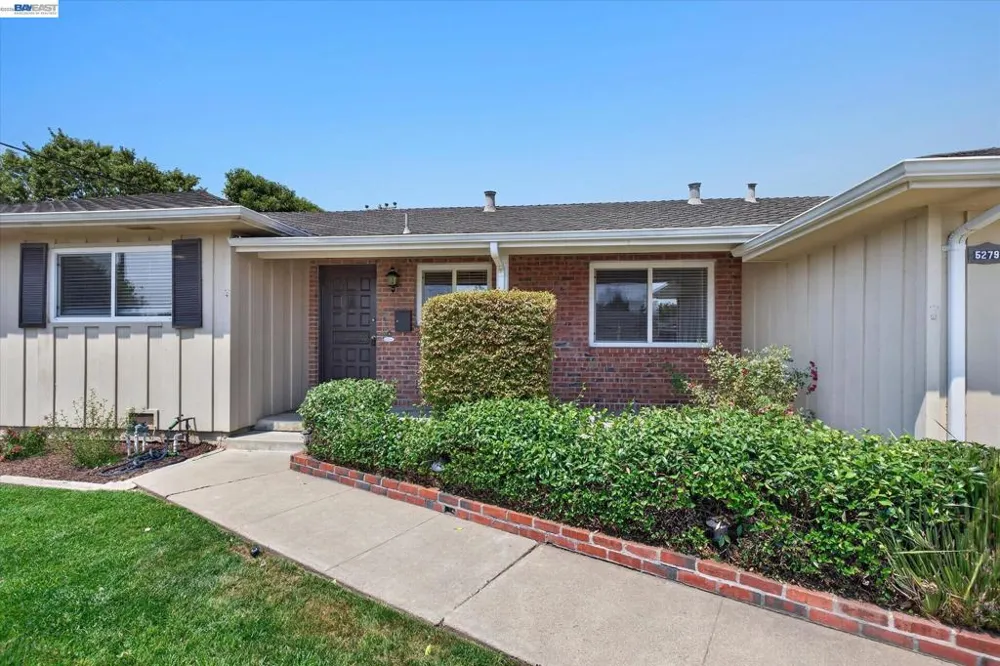 5279 Eggers Dr Fremont, CA 94536