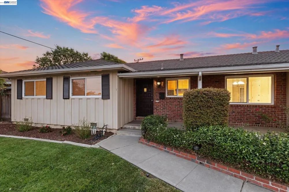 5279 Eggers Dr Fremont, CA 94536