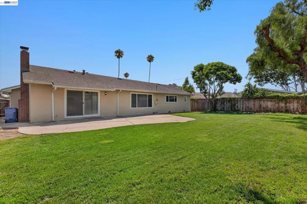 5279 Eggers Dr Fremont, CA 94536