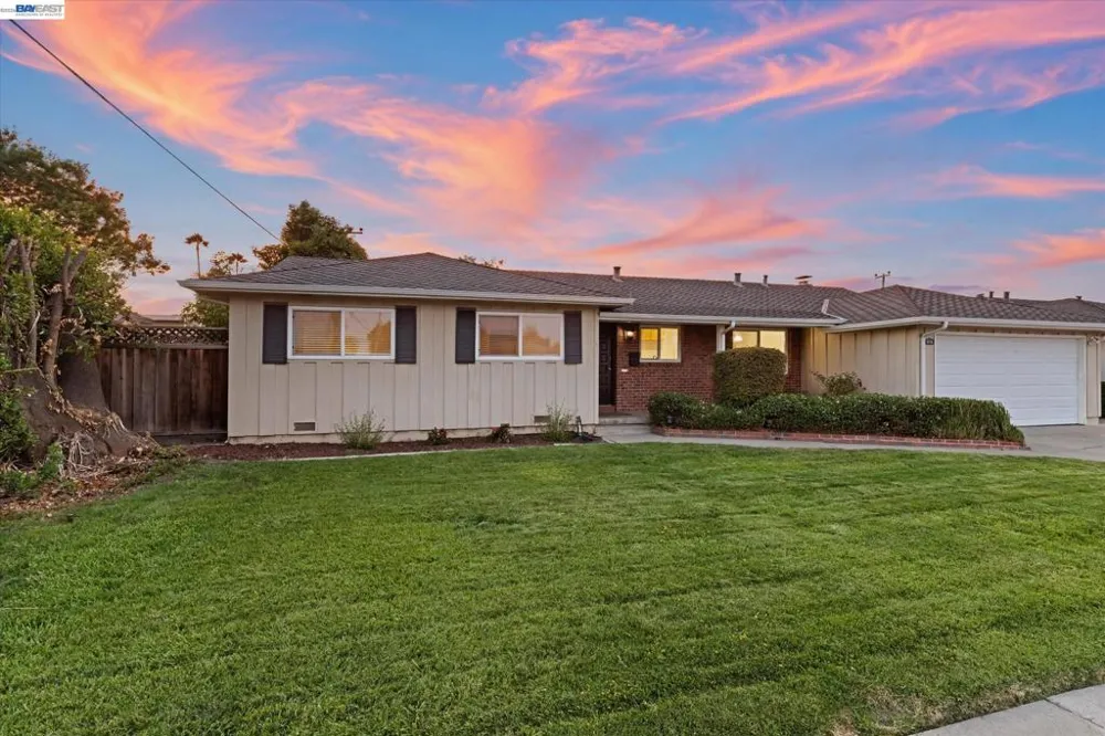 5279 Eggers Dr Fremont, CA 94536