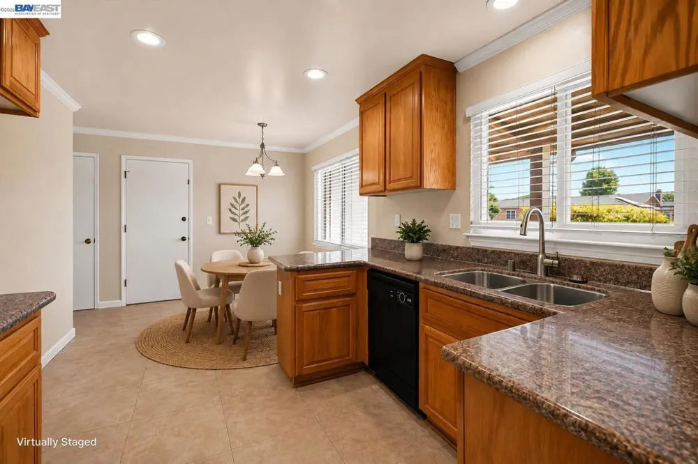 5279 Eggers Dr Fremont, CA 94536