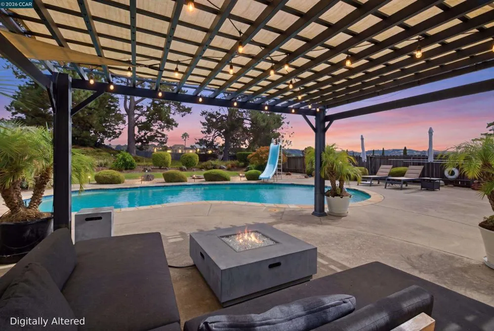 824 Coral Dr Rodeo, CA 94572