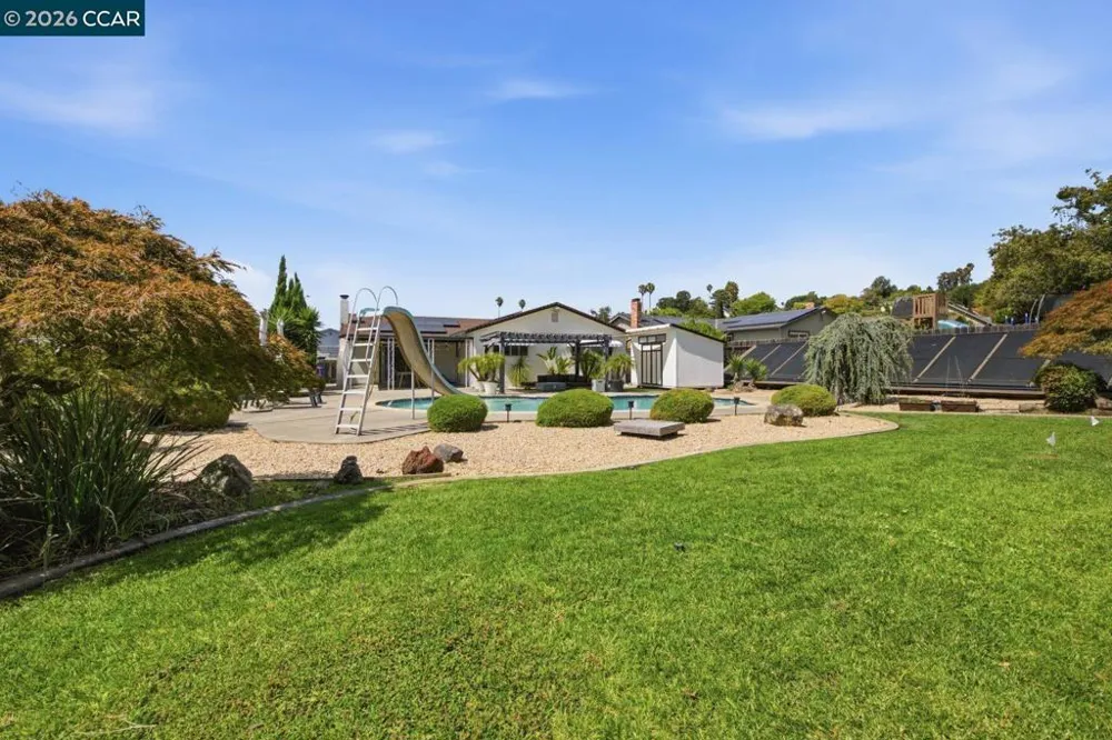 824 Coral Dr Rodeo, CA 94572