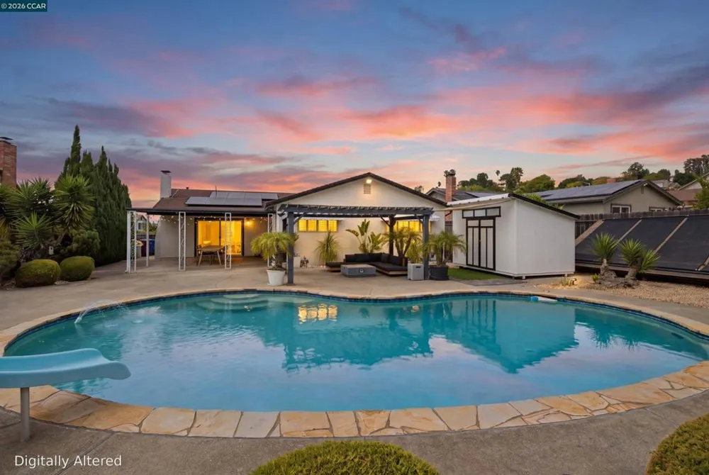 824 Coral Dr Rodeo, CA 94572