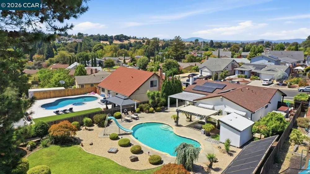 824 Coral Dr Rodeo, CA 94572