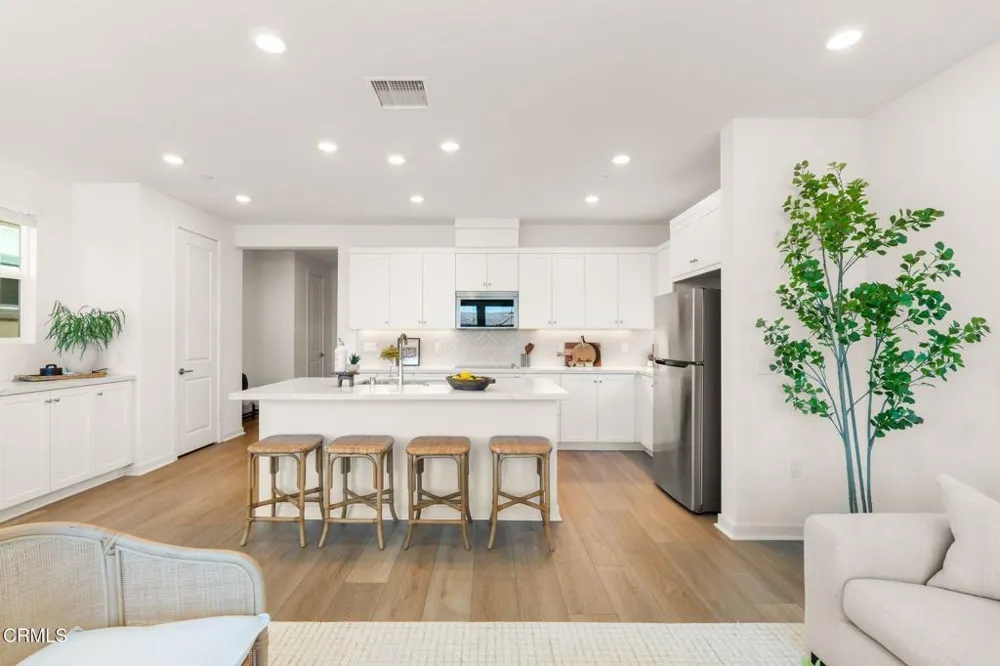 10738 Telegraph Road Ventura, CA 93004