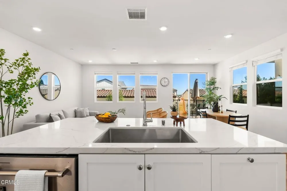 10738 Telegraph Road Ventura, CA 93004