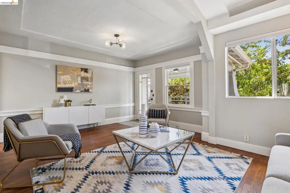 870 43Rd St Oakland, CA 94608