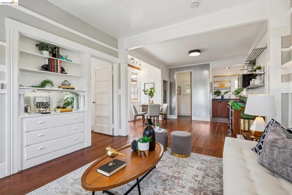 870 43Rd St Oakland, CA 94608