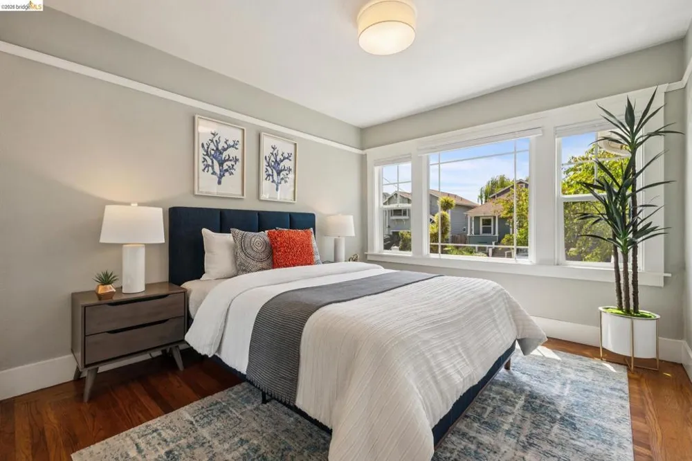 870 43Rd St Oakland, CA 94608