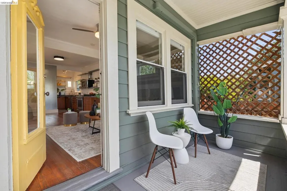 870 43Rd St Oakland, CA 94608
