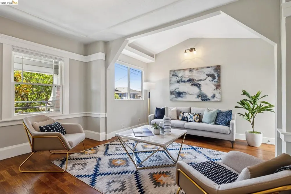 870 43Rd St Oakland, CA 94608