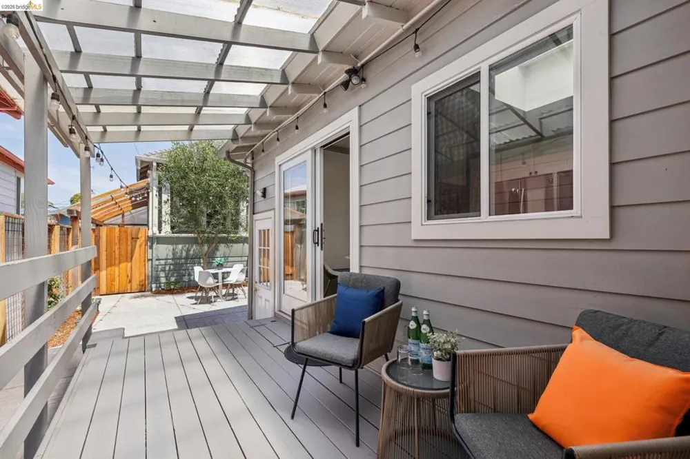 870 43Rd St Oakland, CA 94608