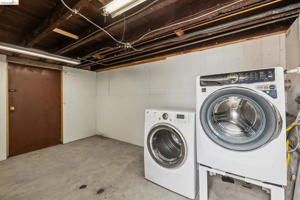 870 43Rd St Oakland, CA 94608
