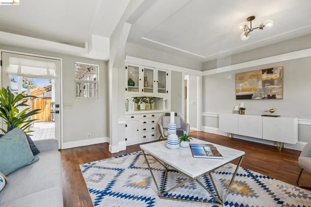 870 43Rd St Oakland, CA 94608