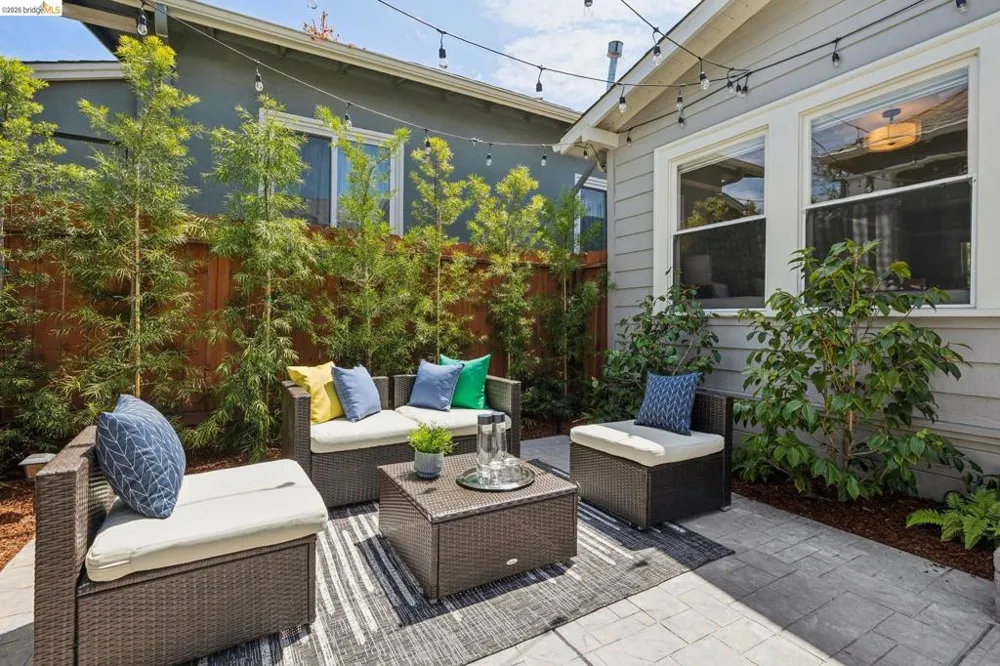 870 43Rd St Oakland, CA 94608