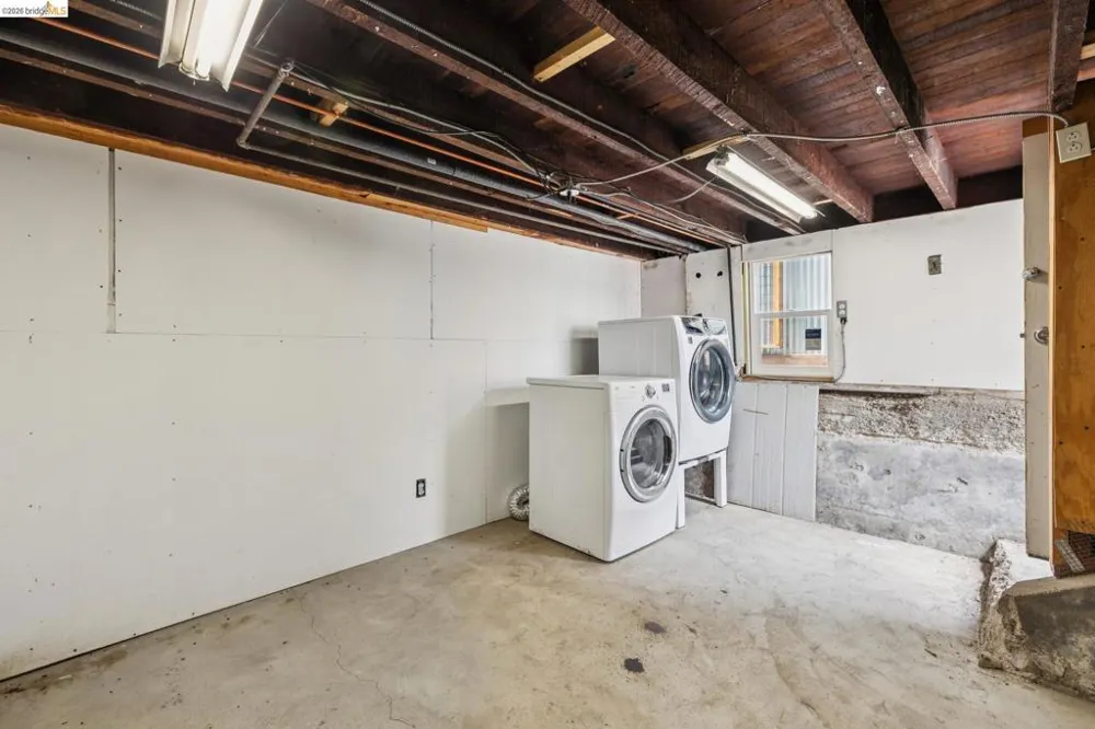 870 43Rd St Oakland, CA 94608