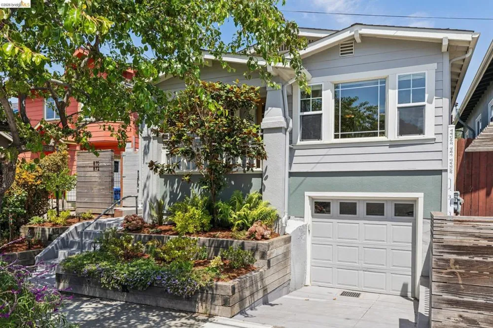 870 43Rd St Oakland, CA 94608