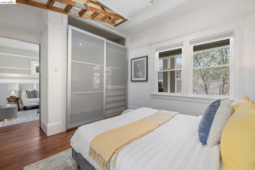 870 43Rd St Oakland, CA 94608