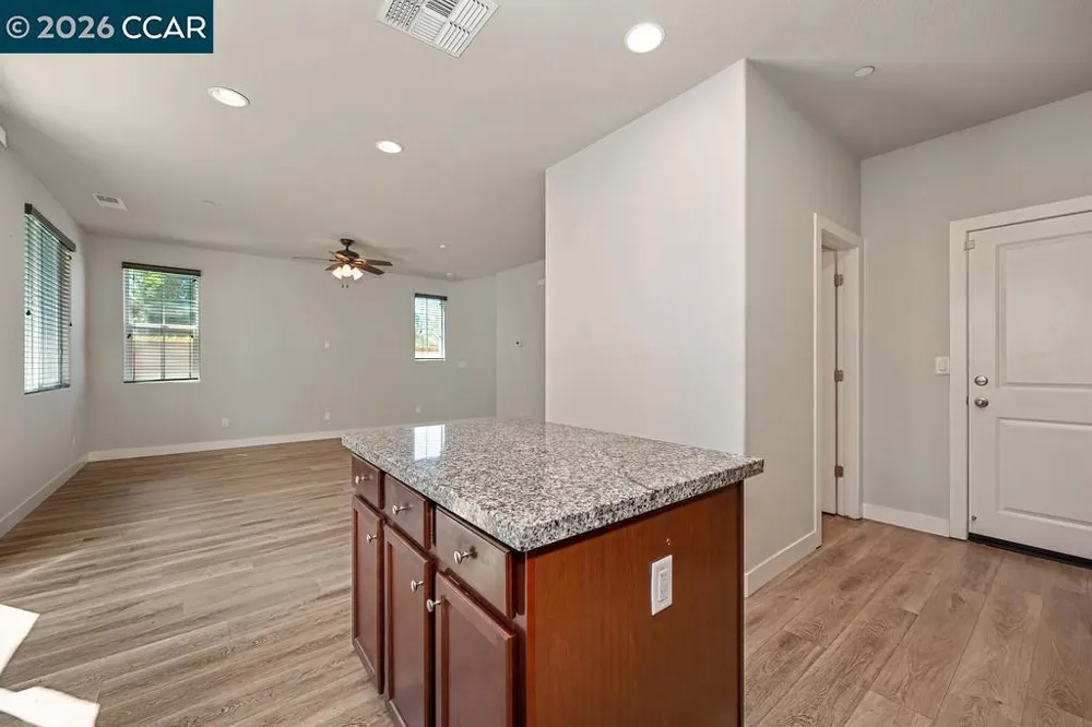 741 Candela Cir Sacramento, CA 95835
