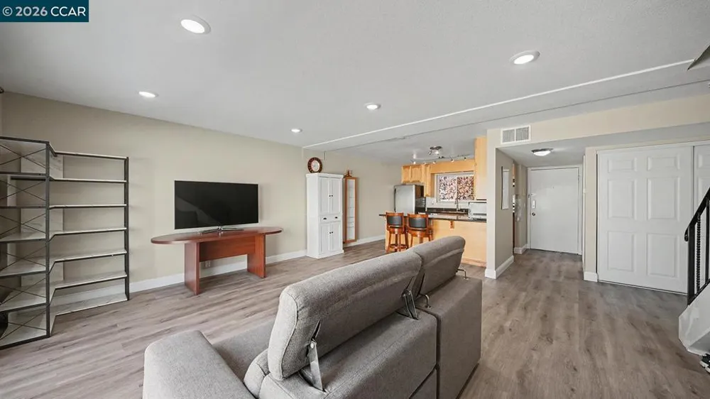 2426 Lincoln Ave #J Alameda, CA 94501