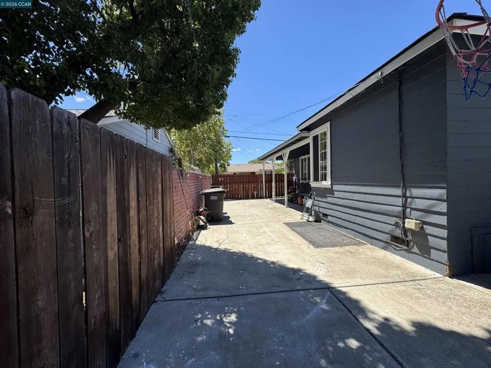 90 Linscheid Pittsburg, CA 94565