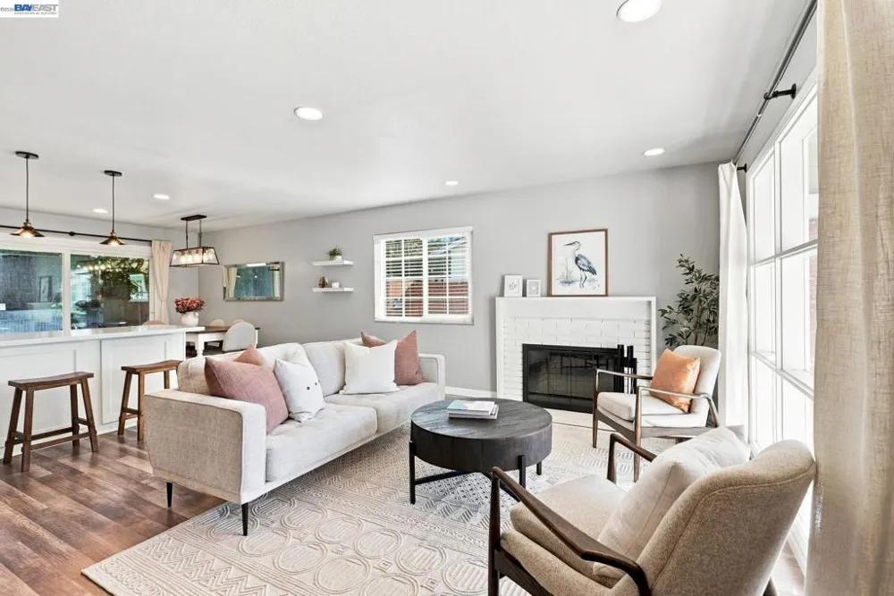 2748 Cryer St Hayward, CA 94545