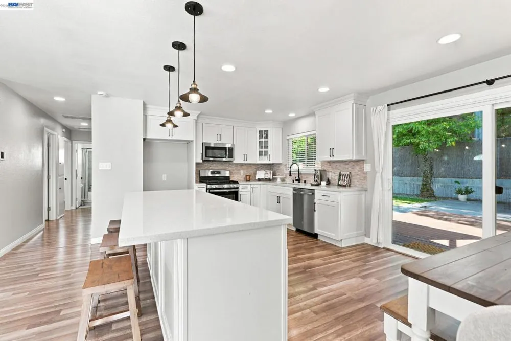 2748 Cryer St Hayward, CA 94545