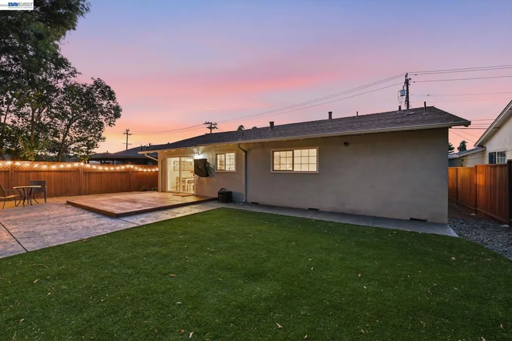 2748 Cryer St Hayward, CA 94545