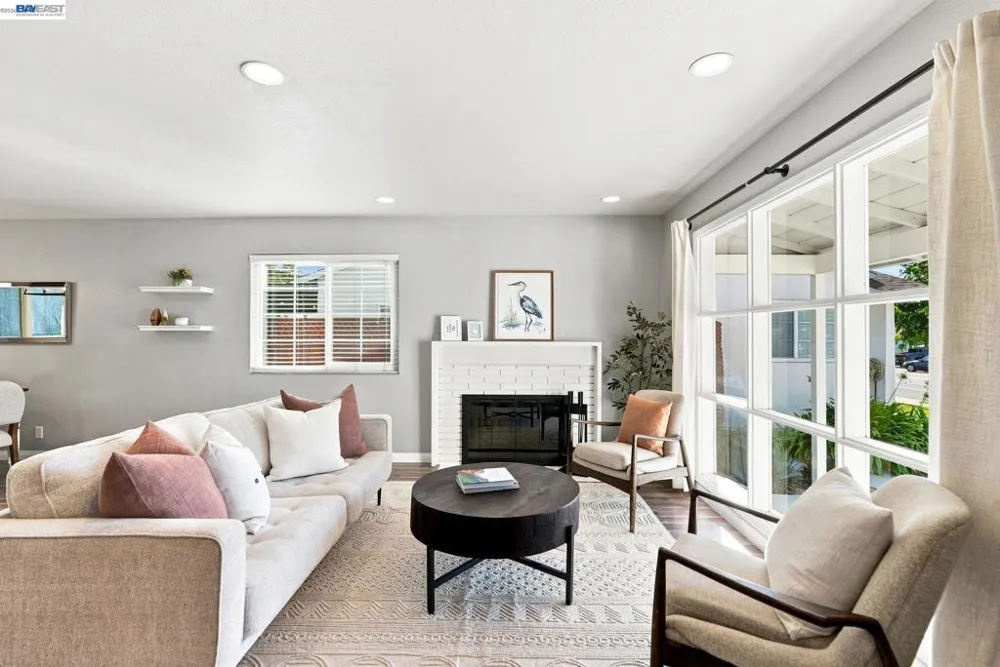 2748 Cryer St Hayward, CA 94545