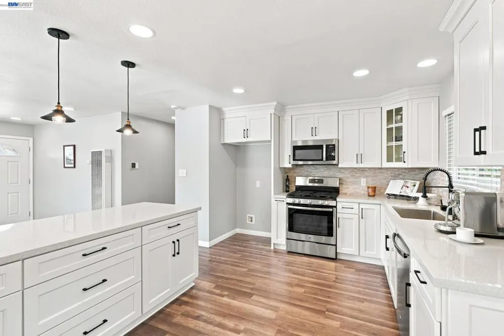 2748 Cryer St Hayward, CA 94545