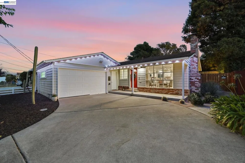 2748 Cryer St Hayward, CA 94545