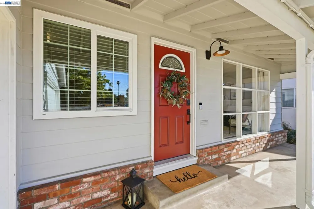 2748 Cryer St Hayward, CA 94545