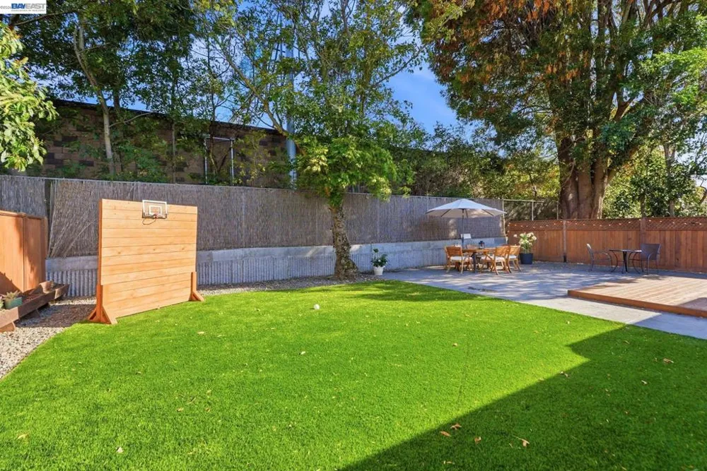 2748 Cryer St Hayward, CA 94545
