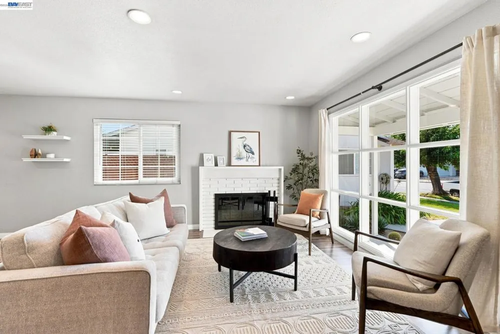 2748 Cryer St Hayward, CA 94545