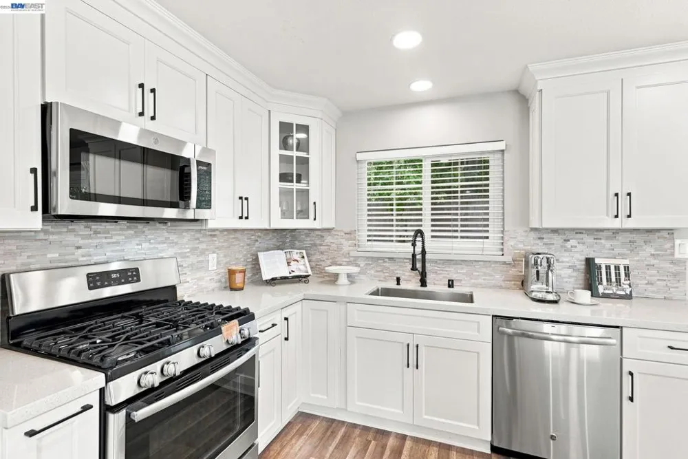 2748 Cryer St Hayward, CA 94545
