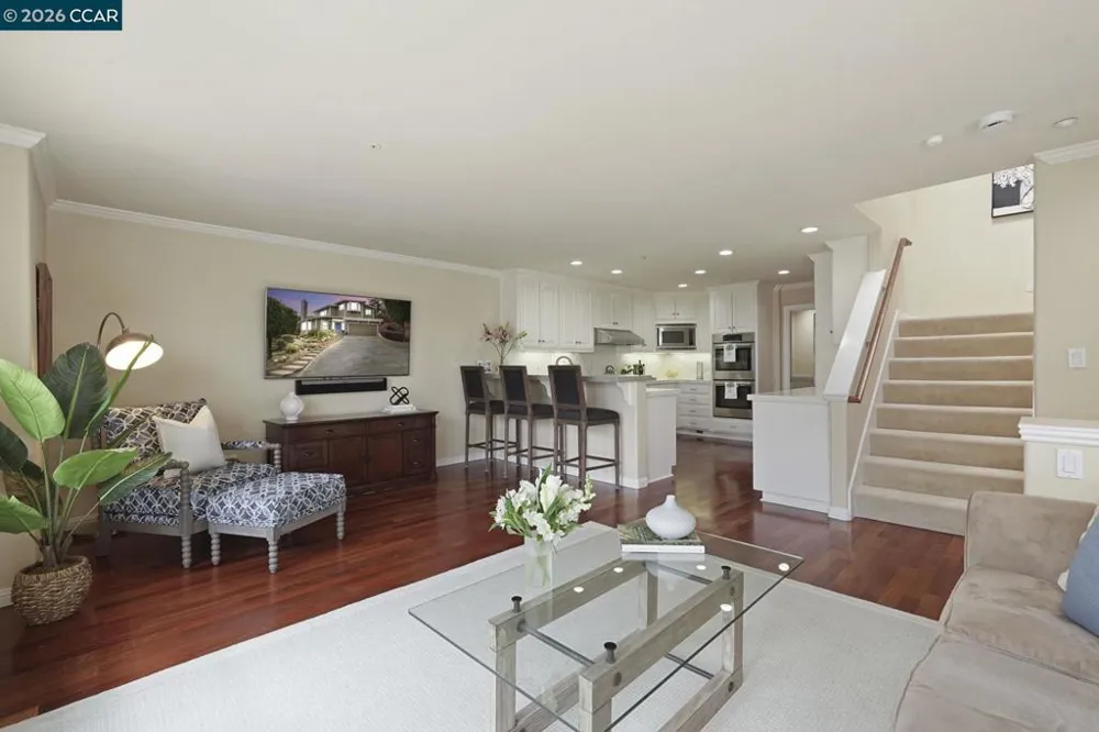 87 Claremont Ave Orinda, CA 94563