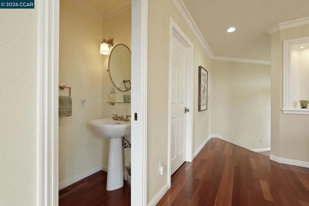 87 Claremont Ave Orinda, CA 94563