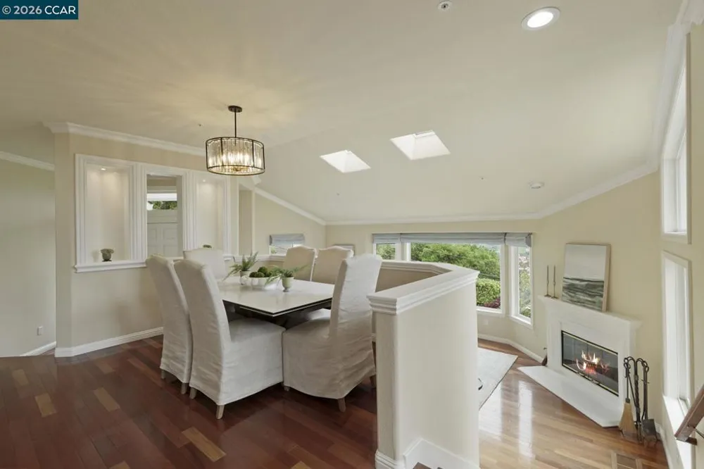 87 Claremont Ave Orinda, CA 94563